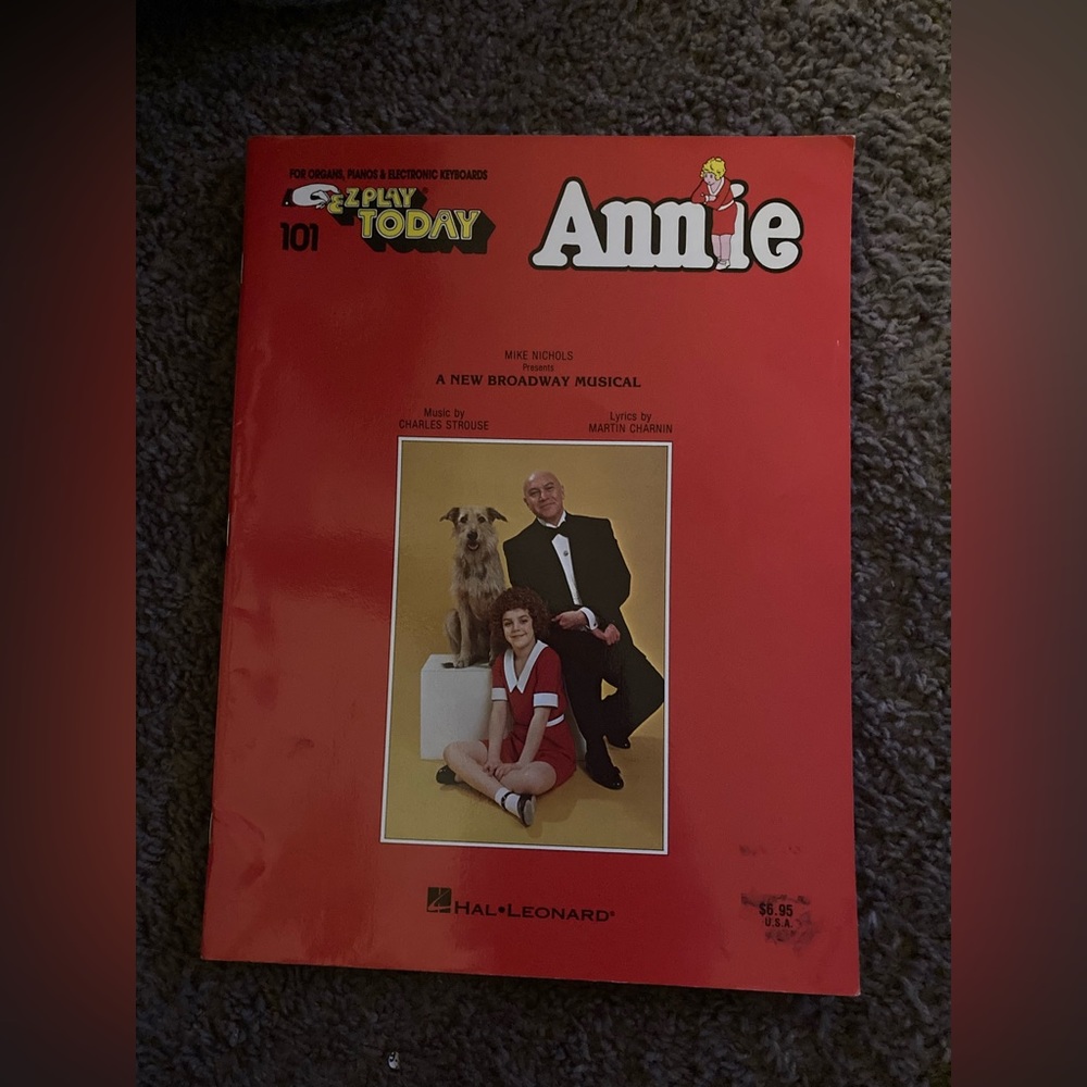 Annie, the musical sheet music easy 101